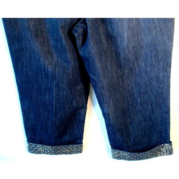 Christopher & Banks Women's Mid Rise Beaded Cuff Blue Jean Capri Pants Size 12 - Picture 6 of 10